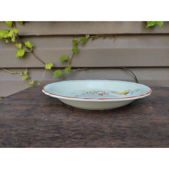 Vintage !930s Crown Ovenware 9" Pie Plate Leaves & Berries Red Trim - Picture 3 of 5